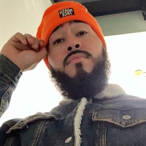 Meet your Posher, Adolfo